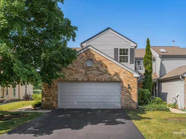 61 King Dr, Streamwood, IL 60107