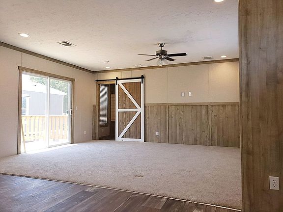 2nd image of 3525 N 30th St
