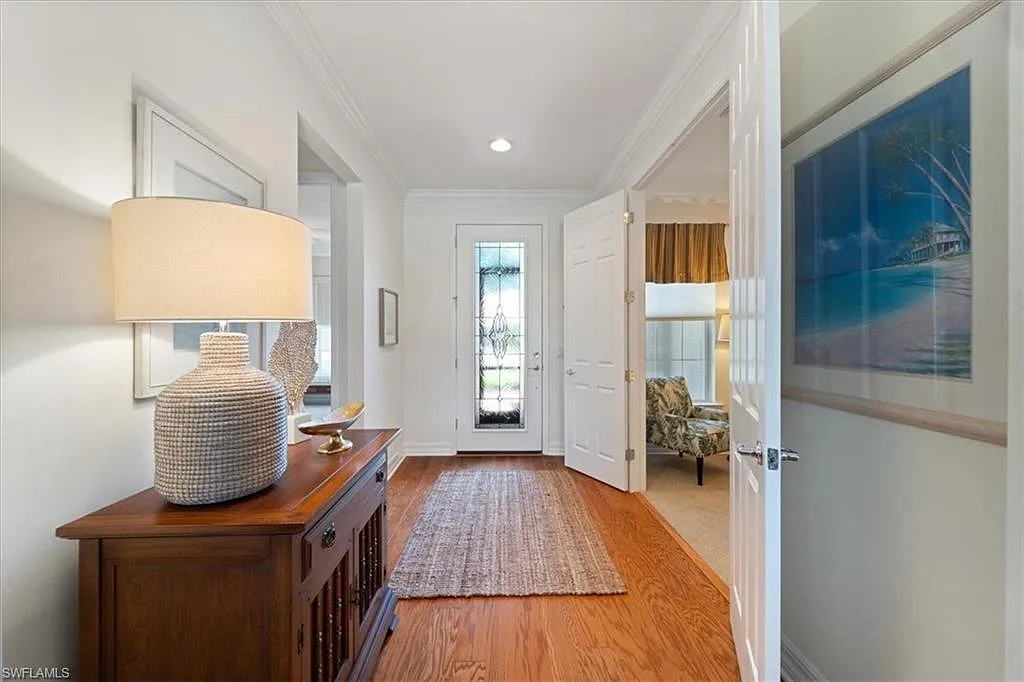 3 bed, 3.0 bath, 2496 sqft, $5,000 — Photo 4