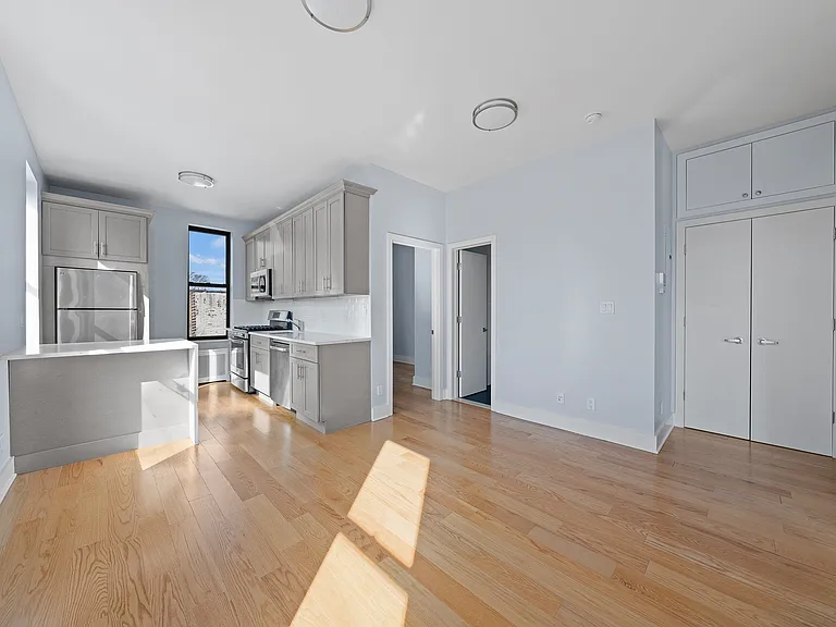 2901 Avenue D #2R — Photo 2