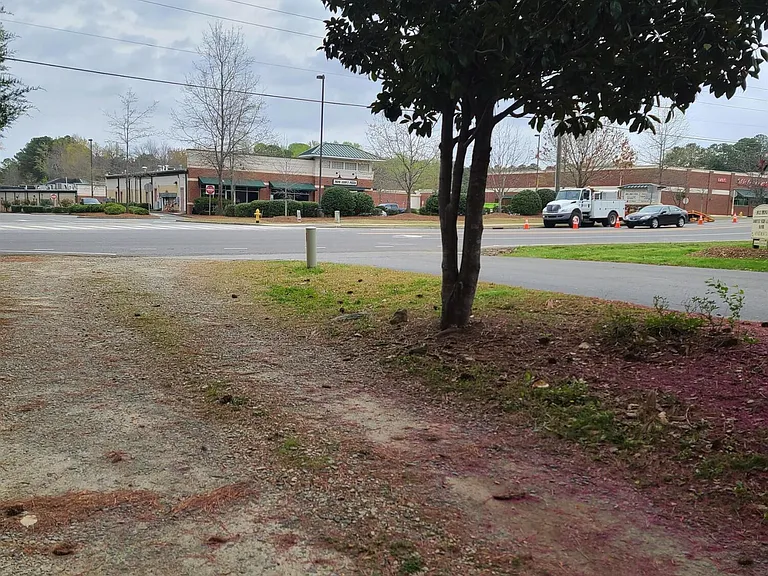 171 W Holly Springs Rd — Photo 15