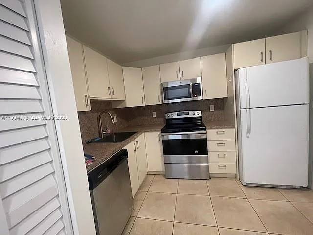 Dixiana Condo — Photo 4