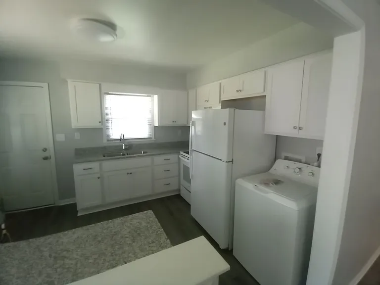 223 Woodview Ave — Photo 15