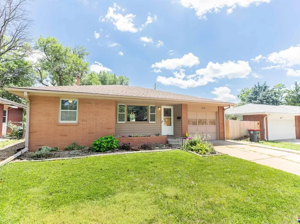 6421 Garland St, Lincoln, NE 68505