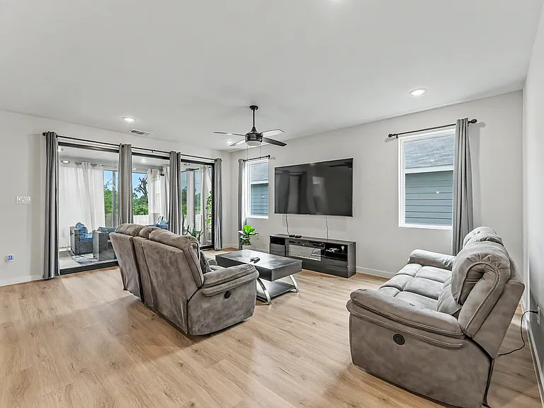 16515 Rosemary Rdg — Photo 8