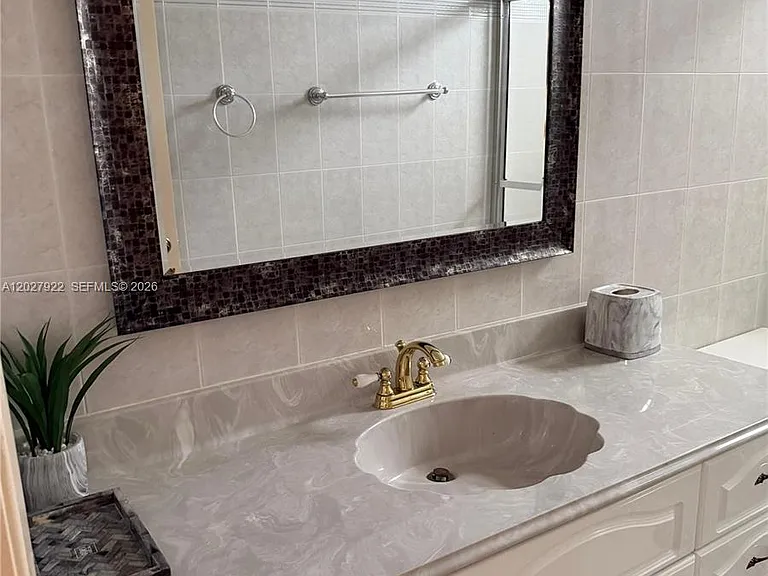2500 Parkview Dr #1712 — Photo 12