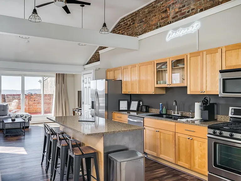 55 E Clifton Ave #B — Photo 12
