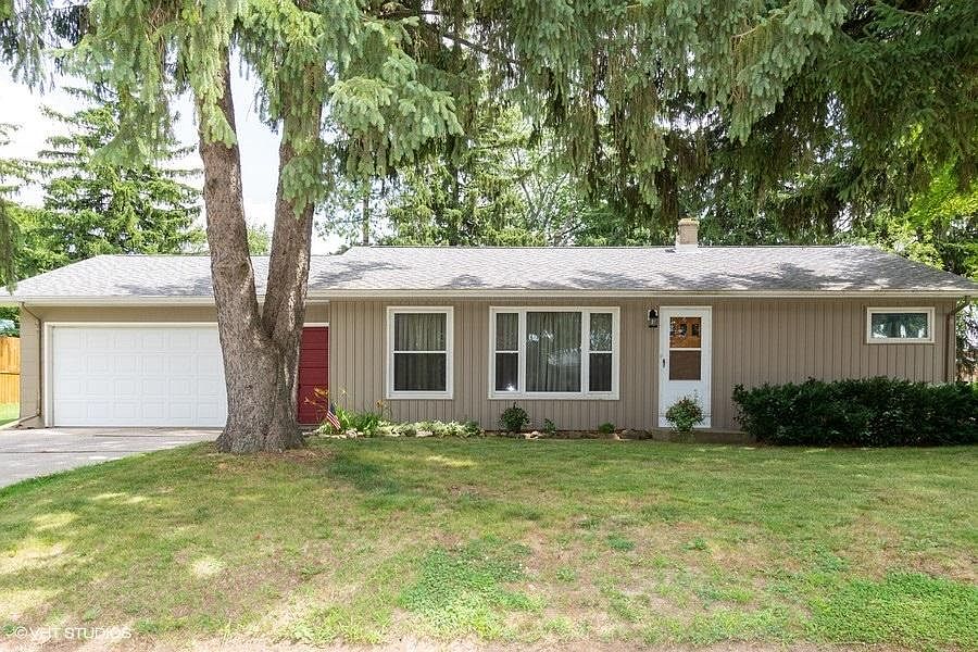 1st image of 684 Evergreen Dr