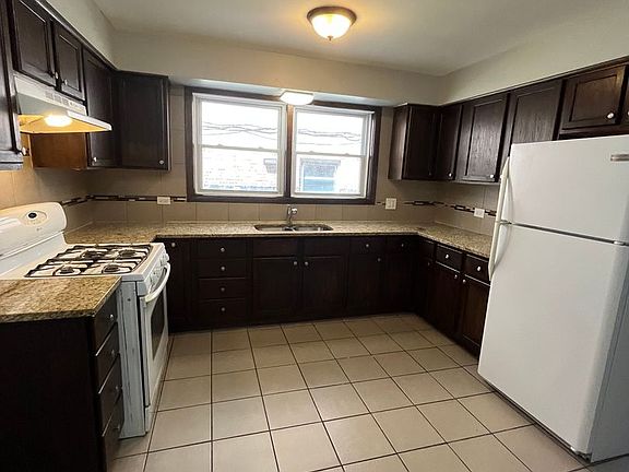 5th image of 312 Yates Ave #B