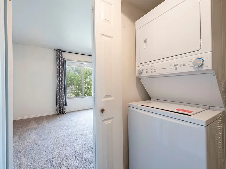 953 E Springcrest Ct #20 — Photo 13