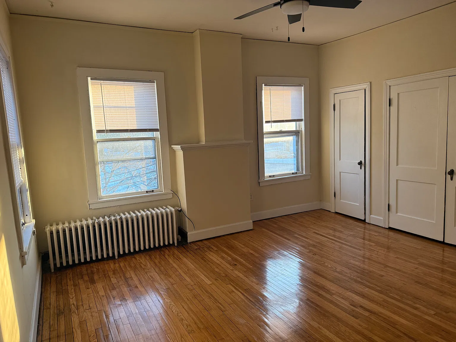 Studio, 400 sqft, $995 — Photo 3