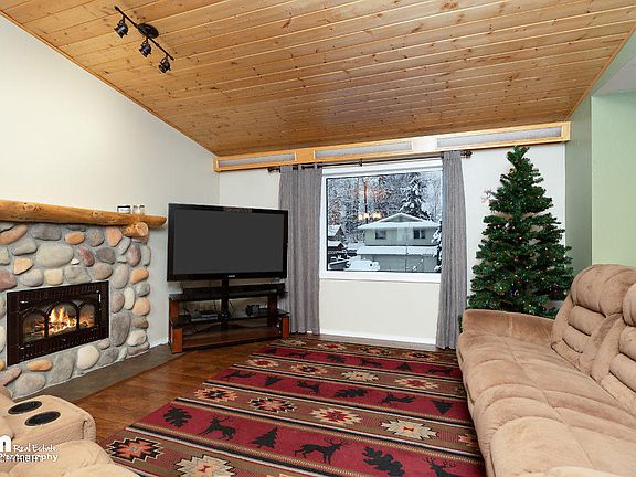 5th image of 16307 Jackson Hole Ct