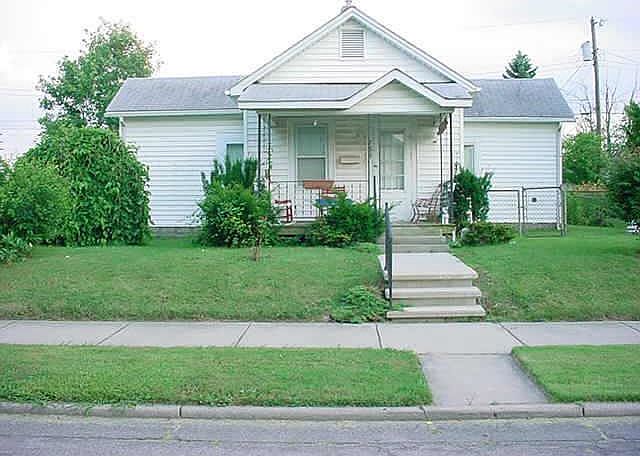 1st image of 735 W 4th St