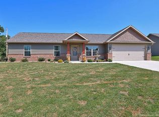 121 Old Towne Ln, Cape Girardeau, MO 63701