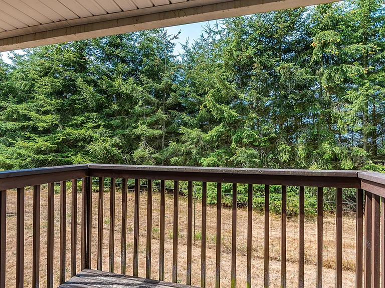 Recently Updated 2-bedroom Cottage — Photo 15
