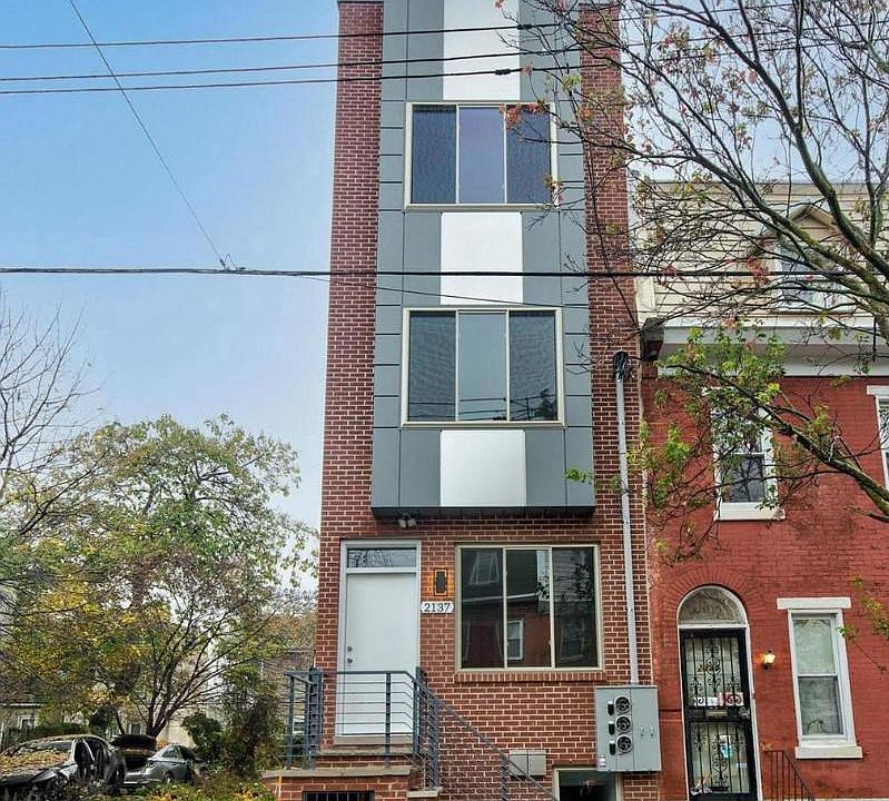 1st image of 2137 N Franklin St