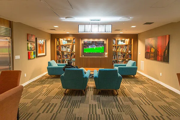 Sold by Azimuth Realty Corp | media 9