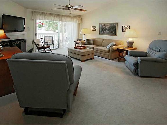 3rd image of 8338 Glenwillow Ln Unit 205