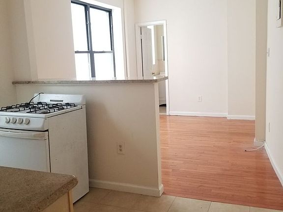 2nd image of 3167 37th St