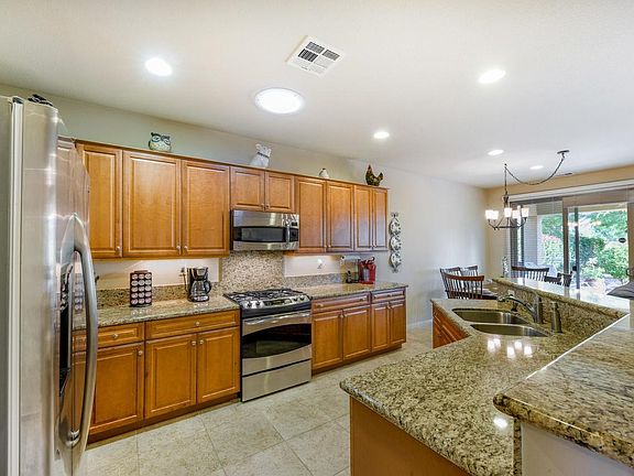 2nd image of 81059 Avenida Vidrio
