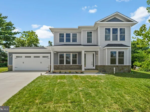 8540 Woodlawn Ct, Alexandria, VA 22309