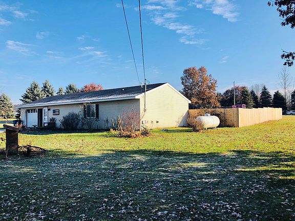 3rd image of 2428 Troys Dr