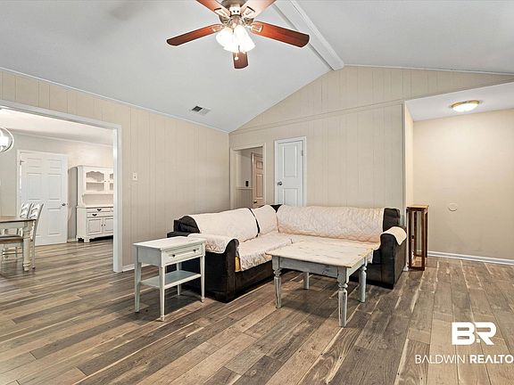 4th image of 6864 Red Oak Dr