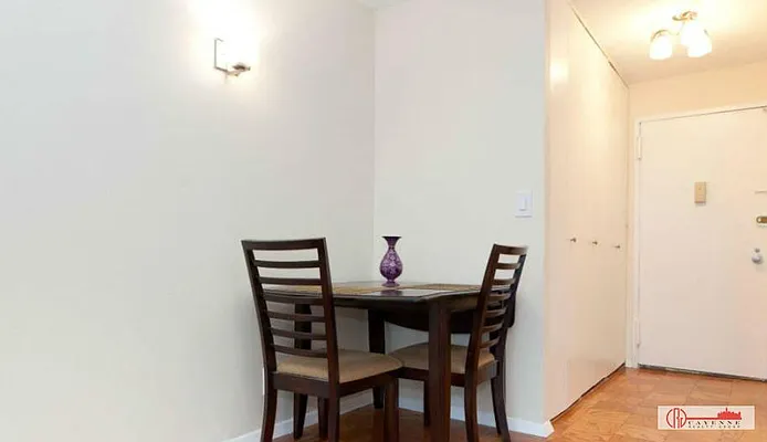 Rented by Cayenne Realty Group | media 6