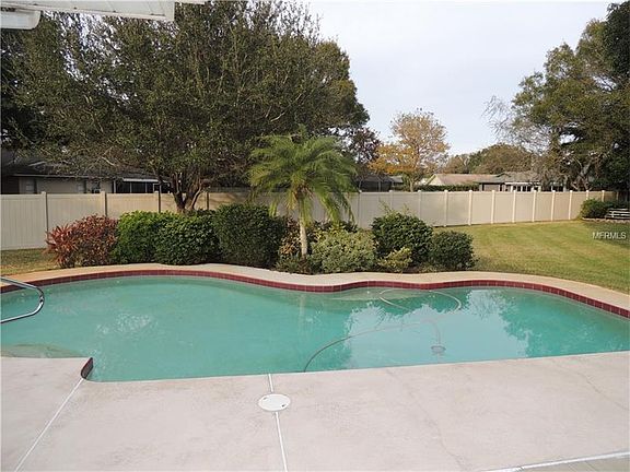 3rd image of 2242 White Oak Cir