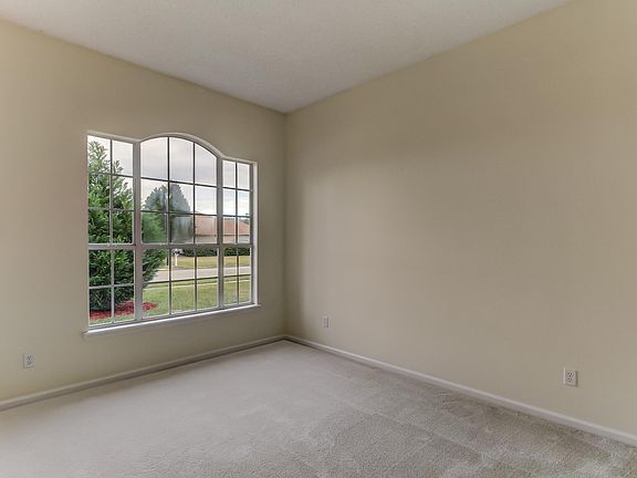 3rd image of 30610 Forest Parke Dr