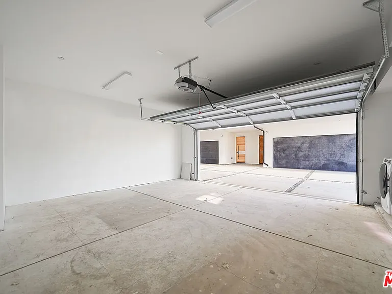 13694 Erwin St #A — Photo 44