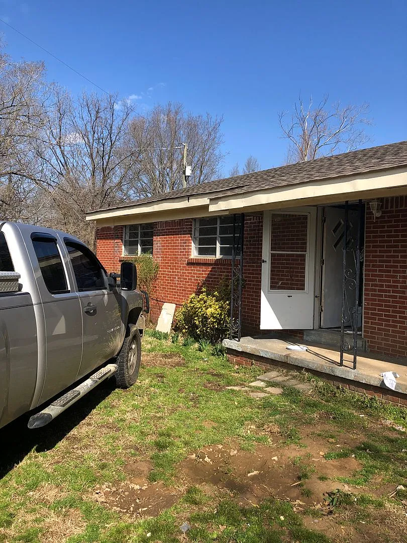 Home for Rent 950 Flag Lake — Photo 1
