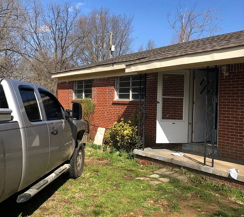 950 Flag Lake Rd
