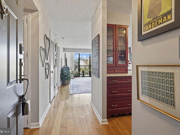 3rd image of 1200 Braddock Pl APT 205
