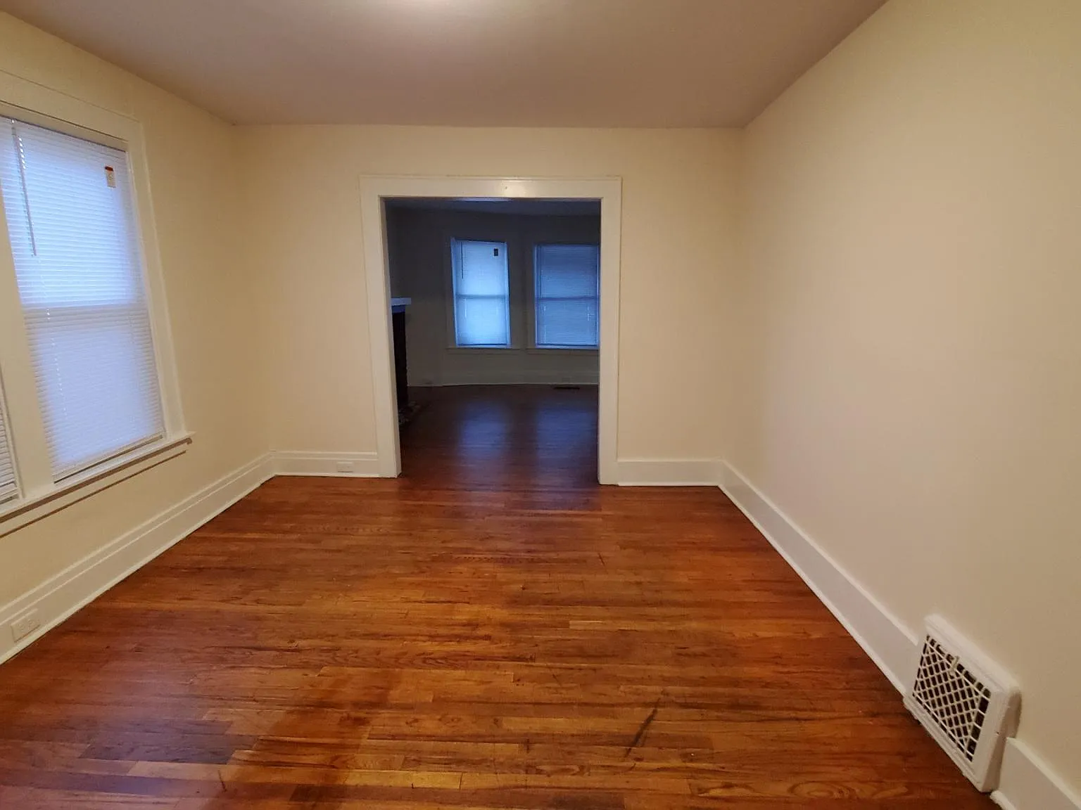 2 bed, 1060 sqft, $1,300 — Photo 4