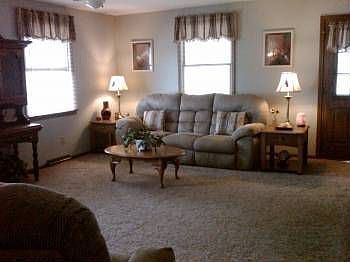 3rd image of 109 Wisteria Dr