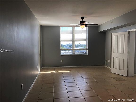 4th image of 511 SE 5th Ave APT 706