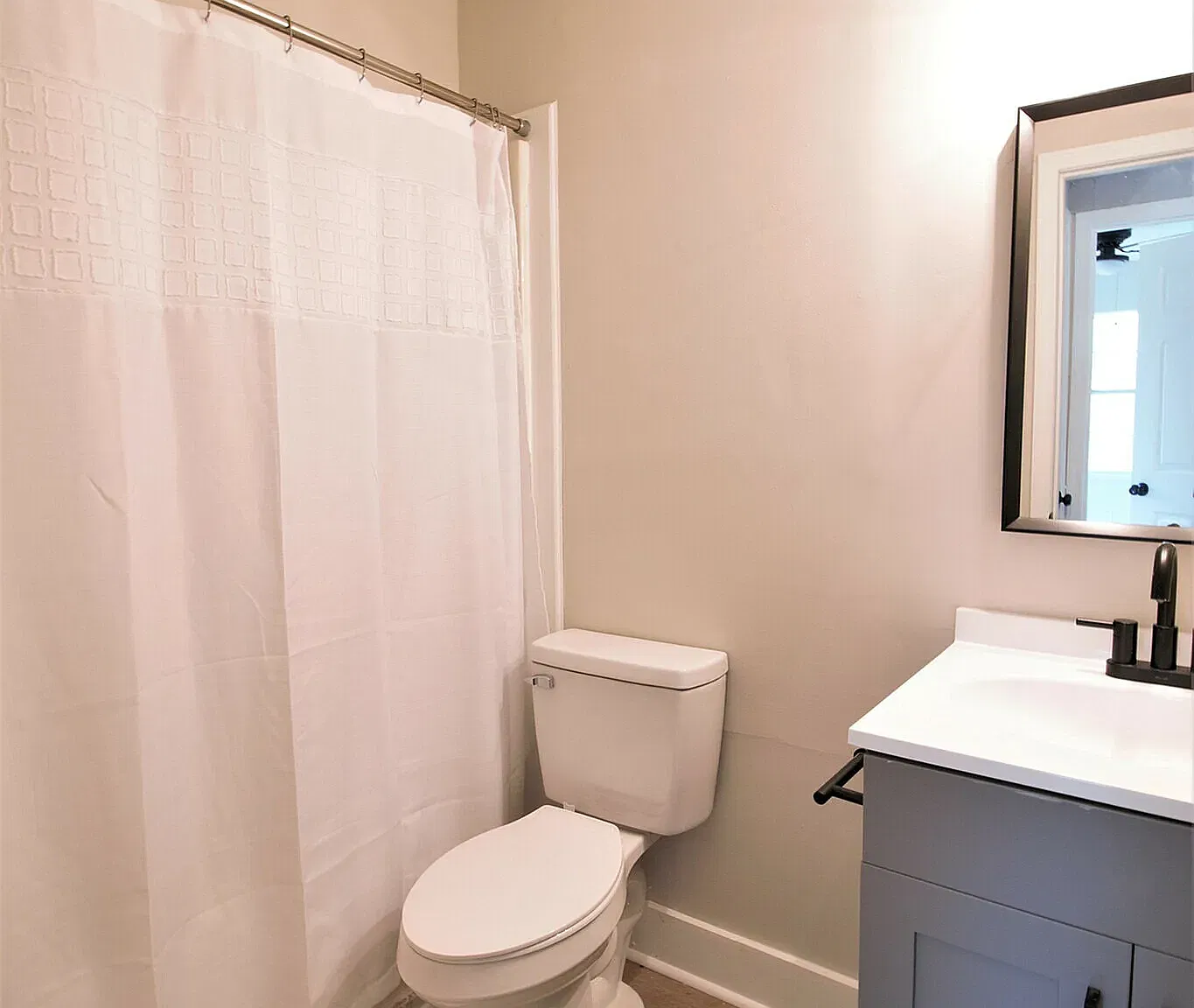 2 bed, 774 sqft, $985 — Photo 3