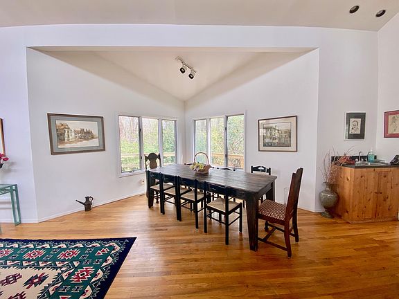 4th image of 12 Woodland Way
