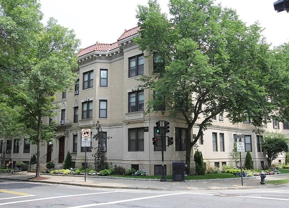 Freeman-St Paul Apartments
