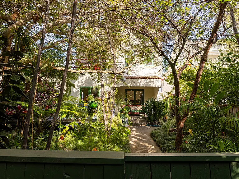 910 Nowita Pl — Photo 38