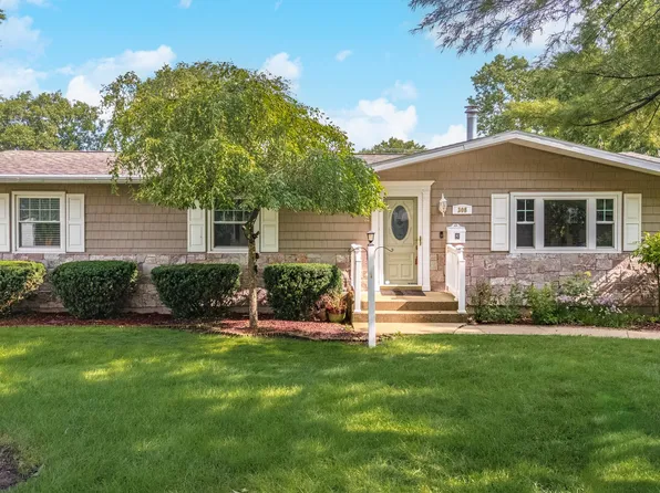 308 W James St, Dwight, IL 60420