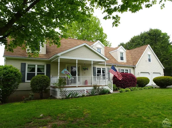 10 Spruce Street, Kinderhook, NY 12184