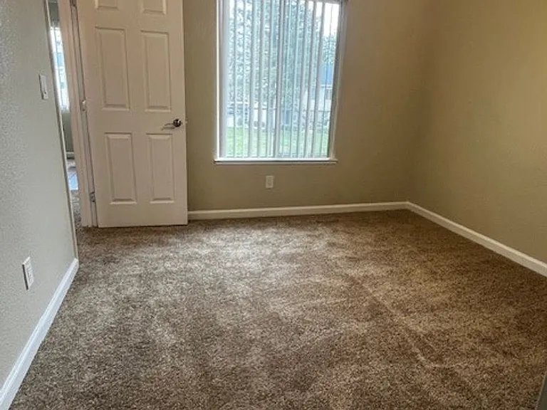 Carmel Woods Apartments — Photo 102
