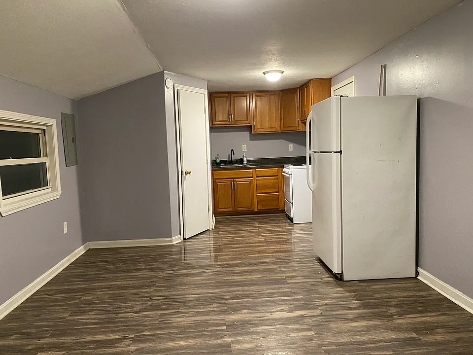 113 S Main St #3