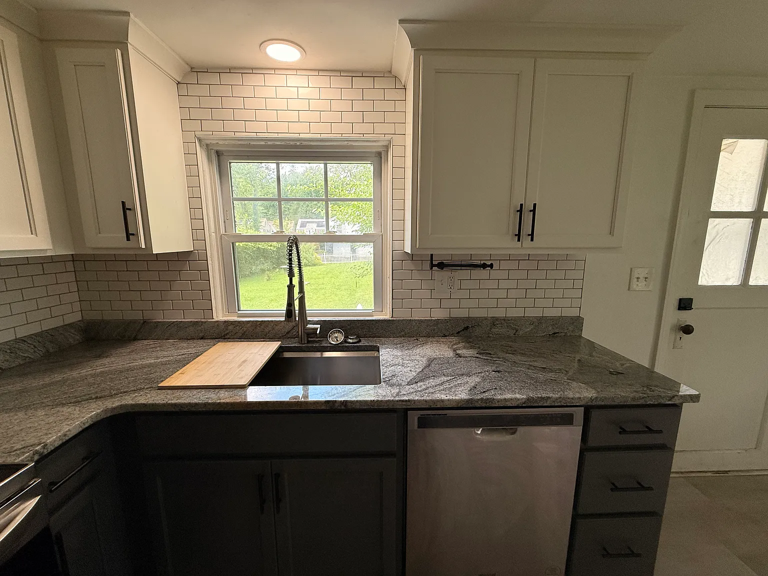2 bed, 800 sqft, $1,950 — Photo 2