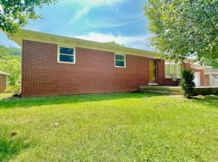 204 Glen Dr, Gallipolis, OH 45631