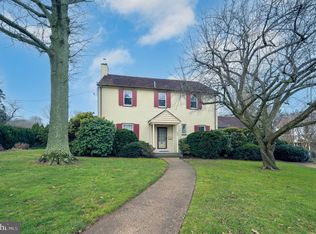 8306 High School Rd, Elkins Park, PA 19027