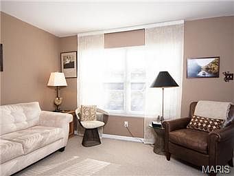 3rd image of 445 Colony Woods Dr