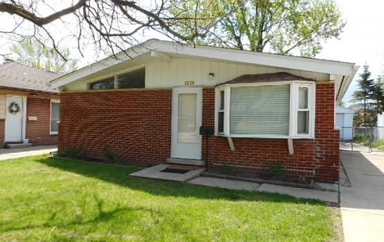 1st image of 1228 E Dallas Ave